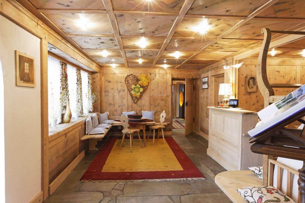 Residence Mugun Corvara In Badia Exterior photo