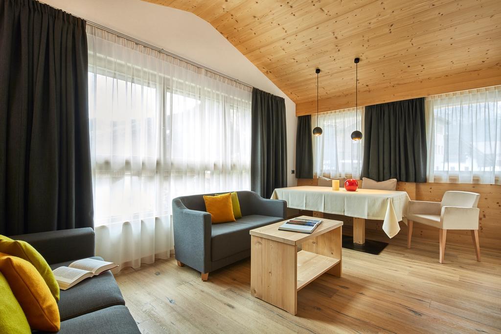 Residence Mugun Corvara In Badia Exterior photo