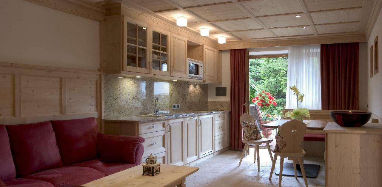 Residence Mugun Corvara In Badia Exterior photo